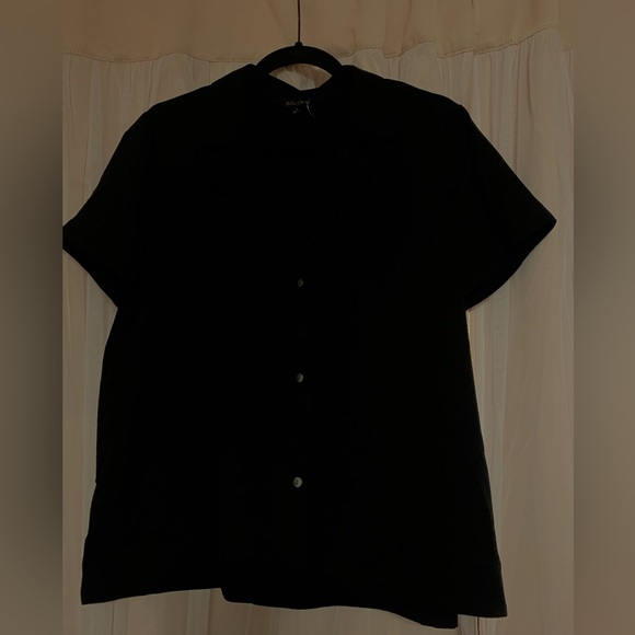 Black top - Picture 3 of 4